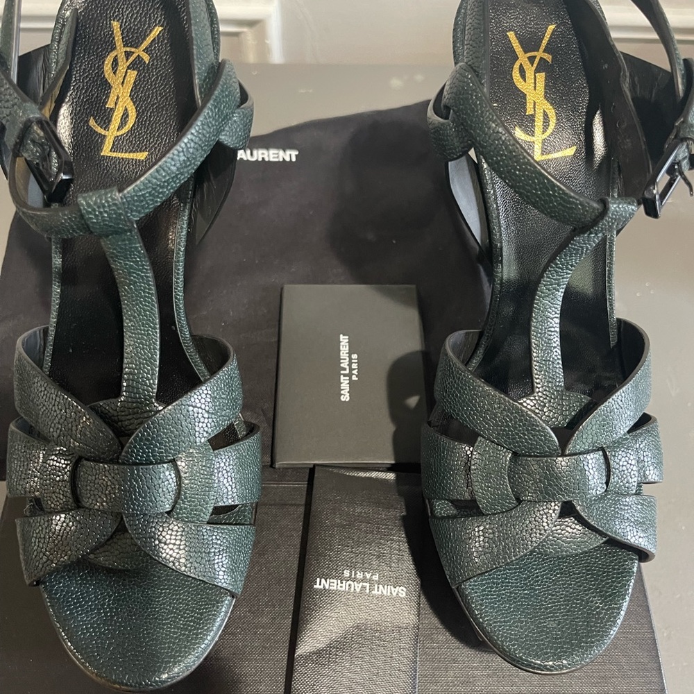 Ysl embossed leather size 40 Green color